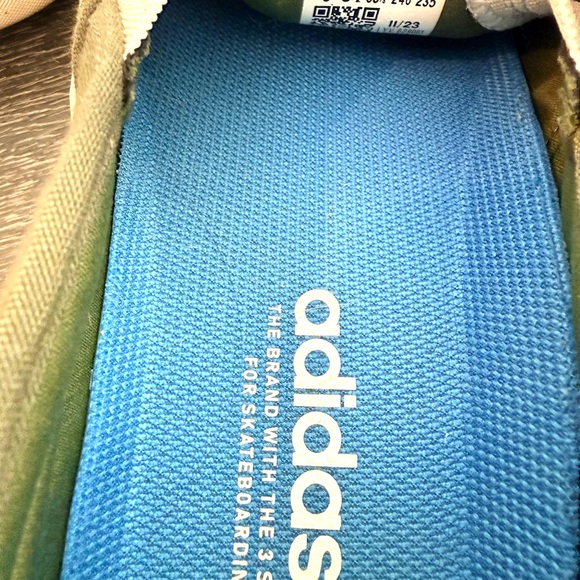 adidas Shmoofoil Slip-On Sneakers M6/W7 - Picture 4 of 6